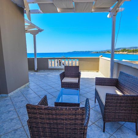Epavlis Beach Resort ポルト・ヘリ エクステリア 写真