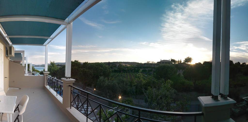 Epavlis Beach Resort ポルト・ヘリ エクステリア 写真